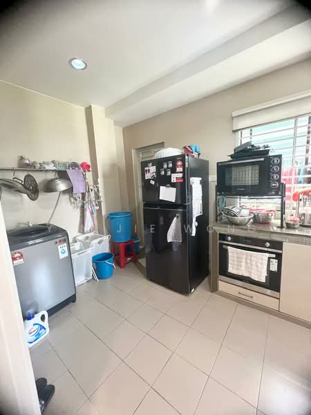 Cluster House for Sale in Taman Skudai Indah (Skudai) - YIN JIE WONG - Kitchen - PropertyGuru.com.my