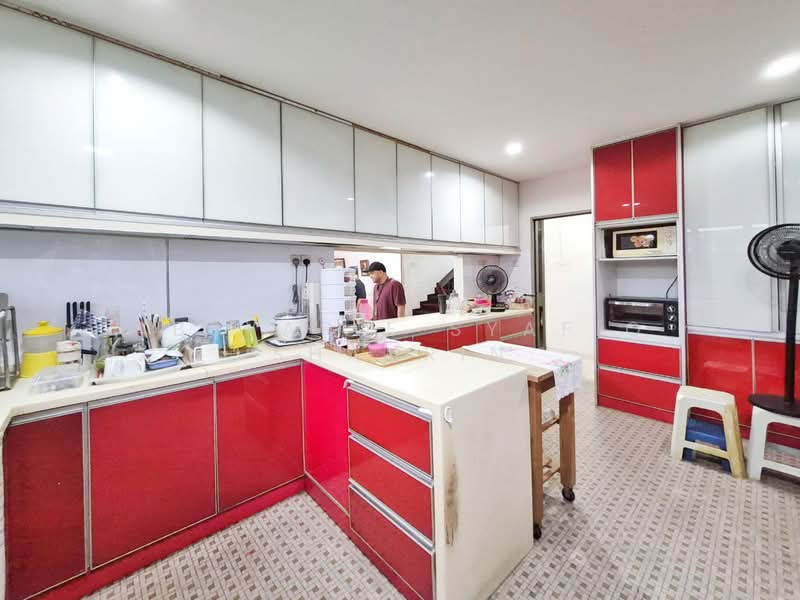 Bungalow for Sale in Seksyen 22 (Petaling Jaya) - Absyarie Syafiq Shahrin - Kitchen - PropertyGuru.com.my