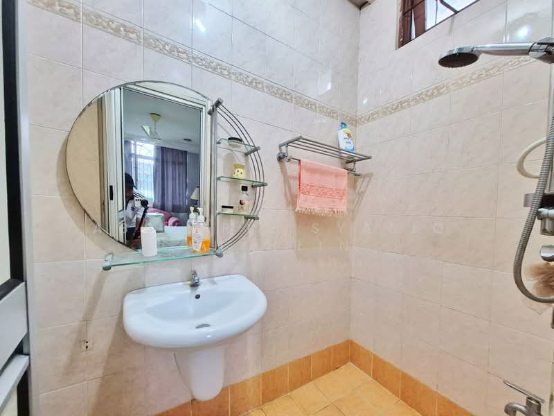 Bungalow for Sale in Seksyen 22 (Petaling Jaya) - Absyarie Syafiq Shahrin - Bathroom - PropertyGuru.com.my