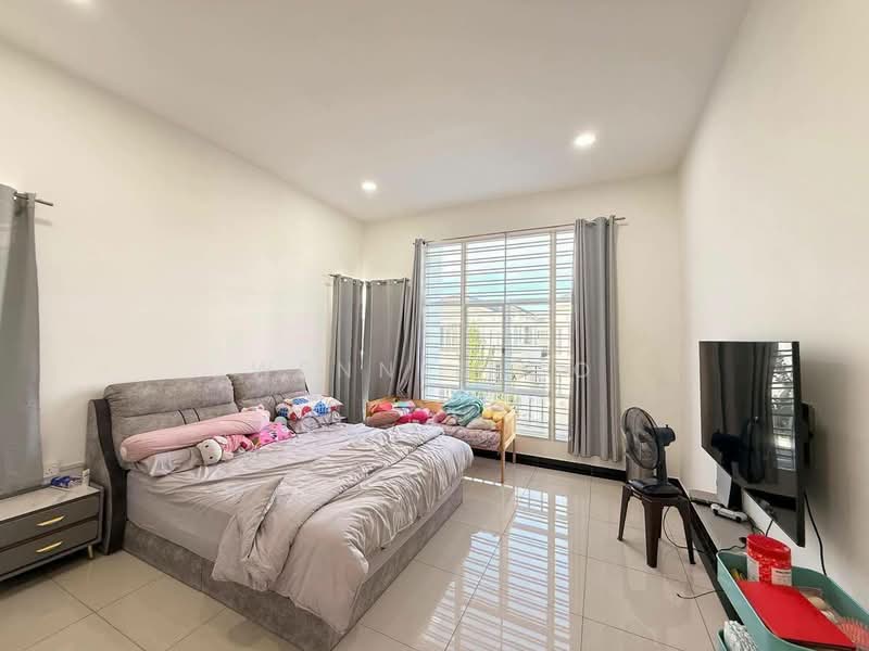 Cluster House for Sale in Setia Tropika (Johor Bahru) - Wennes Go - Bedroom - PropertyGuru.com.my