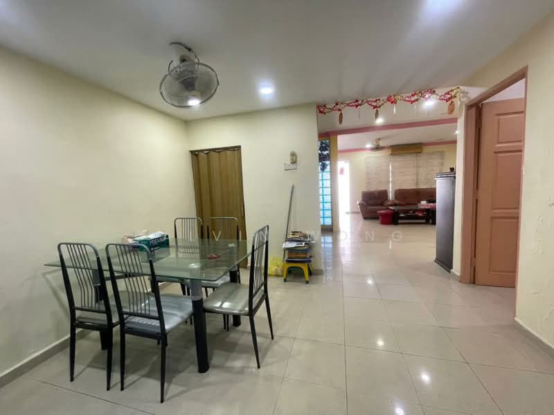 2-storey Terraced House for Sale in Taman Century (Johor Bahru) - Calvin Wong - Dining Room - PropertyGuru.com.my