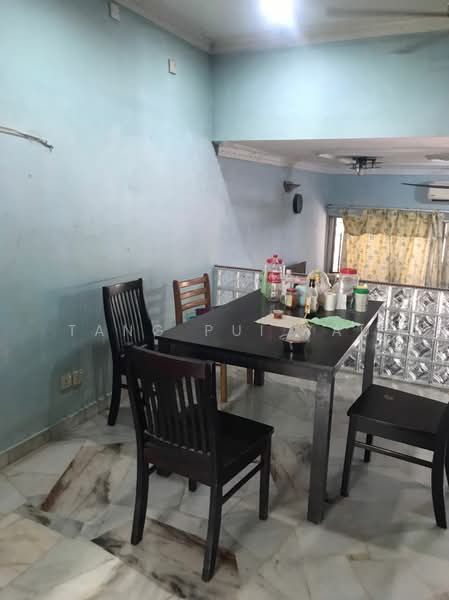2-storey Terraced House for Sale in Taman Bukit Serdang (Seri Kembangan) - Lydia Tang - Dining Room - PropertyGuru.com.my