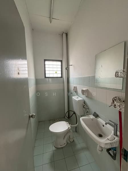 Taman Lestari Putra untuk Untuk Dijual - RM 550,000, Mac 2026 - Bathroom - PropertyGuru.com.my