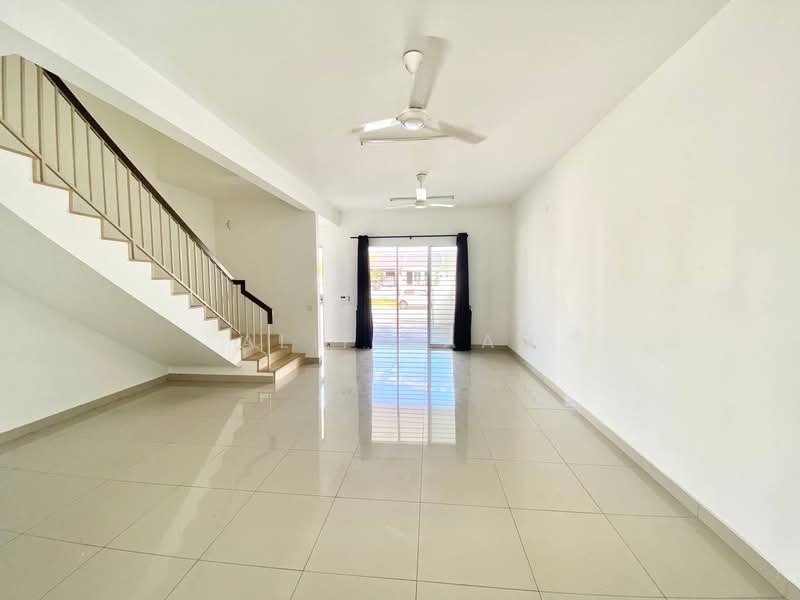 Serenia Amani @ Serenia City untuk Untuk Dijual - RM 585,000, Mac 2026 - Living Room - PropertyGuru.com.my