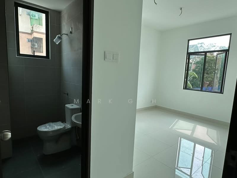 Rumah Teres 2 Tingkat untuk Dijual di Kepala Batas (Penang) - Mark Goh - Bathroom - PropertyGuru.com.my