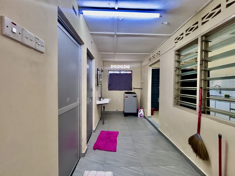 1-storey Terraced House for Sale in Teluk Intan (Perak) - Fennie Tee - Corridor - PropertyGuru.com.my