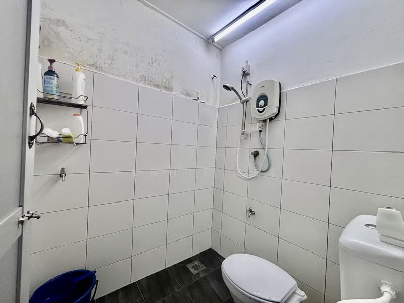 1-storey Terraced House for Sale in Teluk Intan (Perak) - Fennie Tee - Bathroom - PropertyGuru.com.my