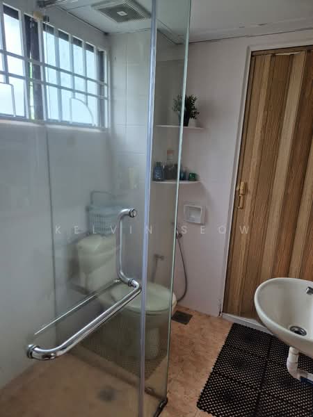 2-storey Terraced House for Sale in George Town (Penang) - Kelvin Seow - Bathroom - PropertyGuru.com.my