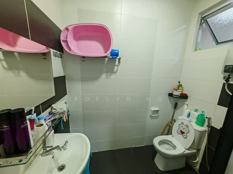 2-storey Terraced House for Sale in Bandar Putra (Kulai) - Jadelyn Ng - Bathroom - PropertyGuru.com.my