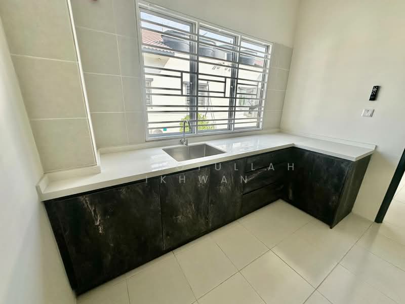 Townhouse for Rent in Cybersouth (Dengkil) - Gudrotullah Ikhwan - Kitchen - PropertyGuru.com.my