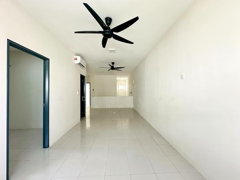 Townhouse for Rent in Cybersouth (Dengkil) - Gudrotullah Ikhwan - Living Room - PropertyGuru.com.my