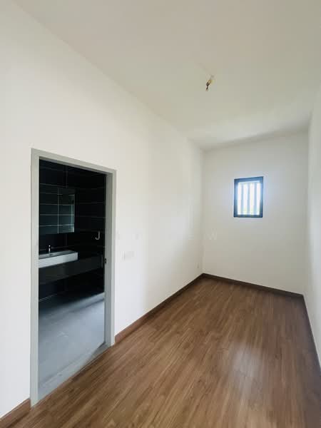 Semi-Detached House for Sale in Cyber 10 (Cyberjaya) - Jay Kew - Bathroom - PropertyGuru.com.my