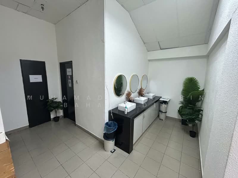 Retail Space for Rent in Wangsa Maju (Kuala Lumpur) - Muhamad Aizat Bin Baharuddin - Bathroom - PropertyGuru.com.my