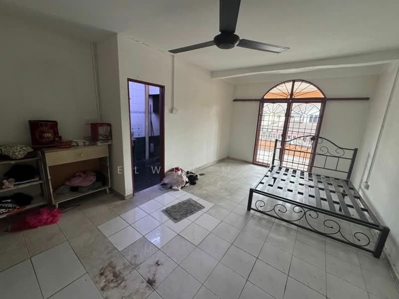 Desa 4 Bandar Country Homes, Rawang untuk Untuk Dijual - RM 338,000, Mac 2026 - Bedroom - PropertyGuru.com.my