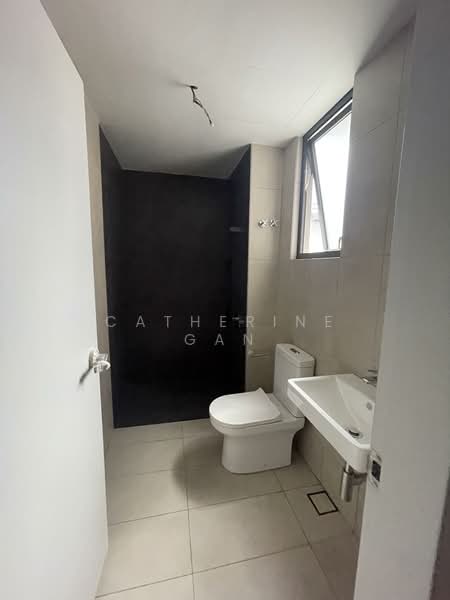 Terraced House for Sale in Taman Bukit Serdang (Seri Kembangan) - Catherine Gan - Bathroom - PropertyGuru.com.my