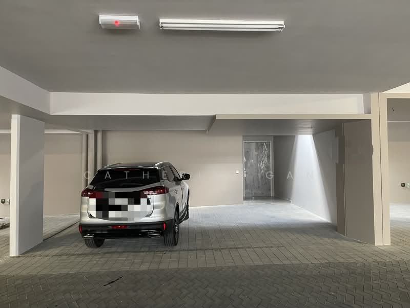 Terraced House for Sale in Taman Bukit Serdang (Seri Kembangan) - Catherine Gan - Car Park - PropertyGuru.com.my