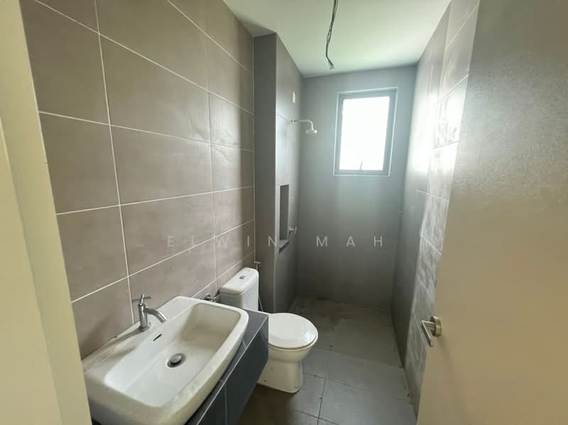 Zero-Lot Bungalow for Sale in Bandar Country Homes (Rawang) - Elwin Mah - Bathroom - PropertyGuru.com.my