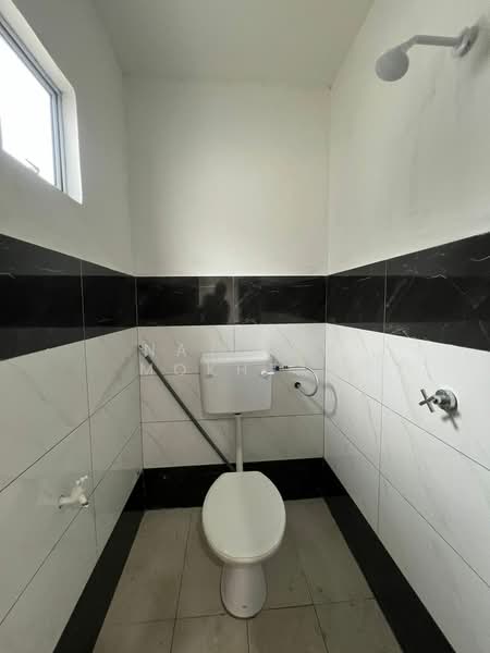 2-storey Terraced House for Sale in Rawang (Selangor) - Najihah Mokhtar - Bathroom - PropertyGuru.com.my