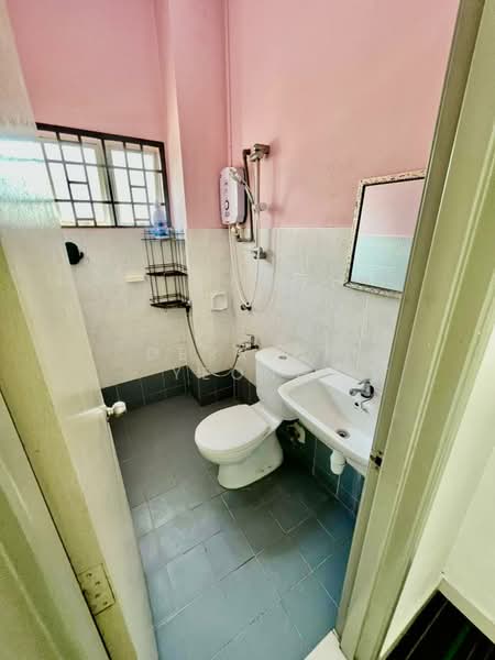 2-storey Terraced House for Sale in TAMAN PUCHONG UTAMA (Puchong) - Derrick Yeong - Bathroom - PropertyGuru.com.my