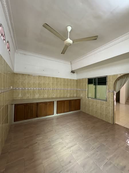 Semi-Detached House for Sale in Batu Pahat (Johor) - Ahmad Zikrul - Kitchen - PropertyGuru.com.my