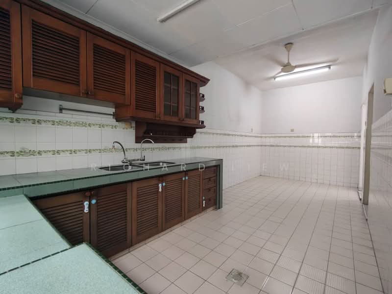 Taman Bukit Mayang Emas untuk Untuk Dijual - RM 980,000, Mac 2026 - Kitchen - PropertyGuru.com.my