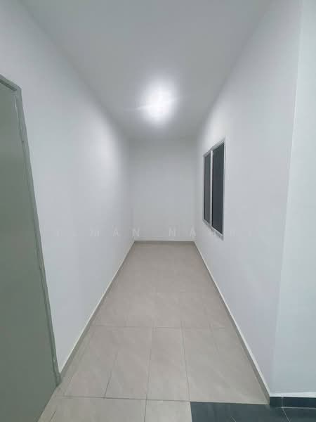 1-storey Terraced House for Sale in Bandar Teknologi Kajang (Kajang) - Ilman Nahri - Corridor - PropertyGuru.com.my