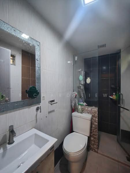 Taman Bukit Mayang Emas untuk Untuk Dijual - RM 950,000, Mac 2026 - Bathroom - PropertyGuru.com.my