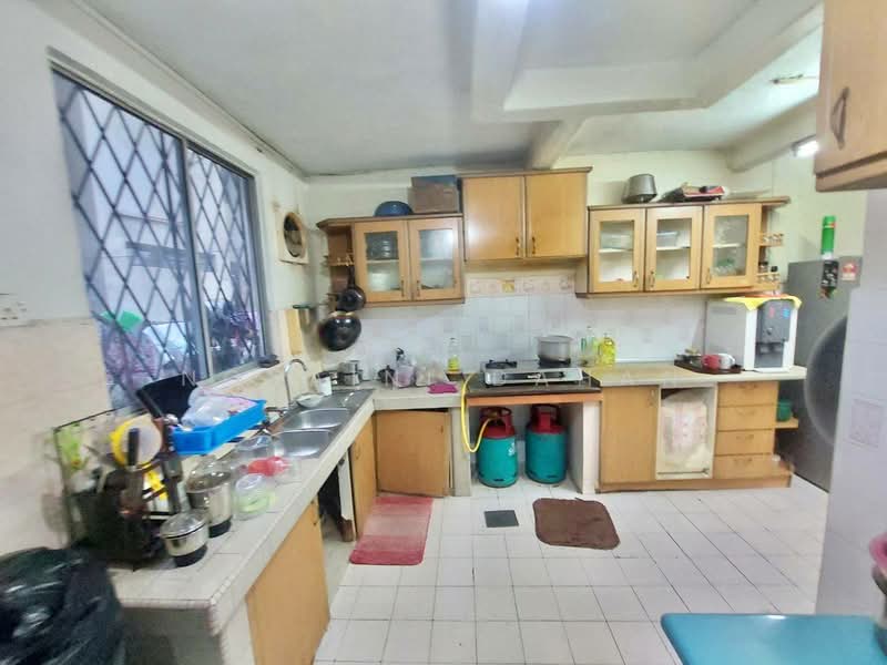 Terraced House for Sale in Batu Caves (Selangor) - Noraini Dahan - Kitchen - PropertyGuru.com.my