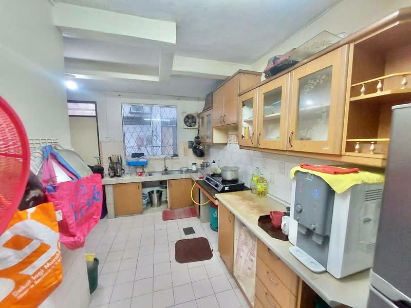 Terraced House for Sale in Batu Caves (Selangor) - Noraini Dahan - Kitchen - PropertyGuru.com.my