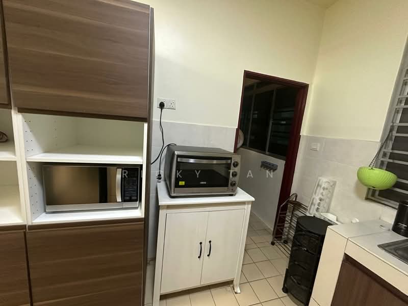 Condominium for Rent at Pearl Avenue - Ricky Tan - Kitchen - PropertyGuru.com.my
