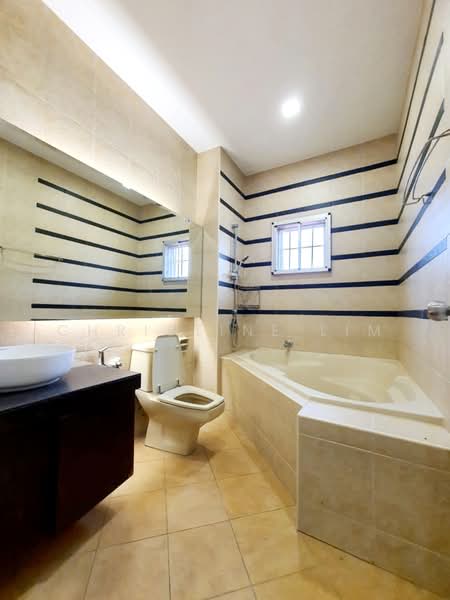 Semi-Detached House for Sale in Petaling Jaya (Selangor) - Christine Lim - Master Bathroom - PropertyGuru.com.my