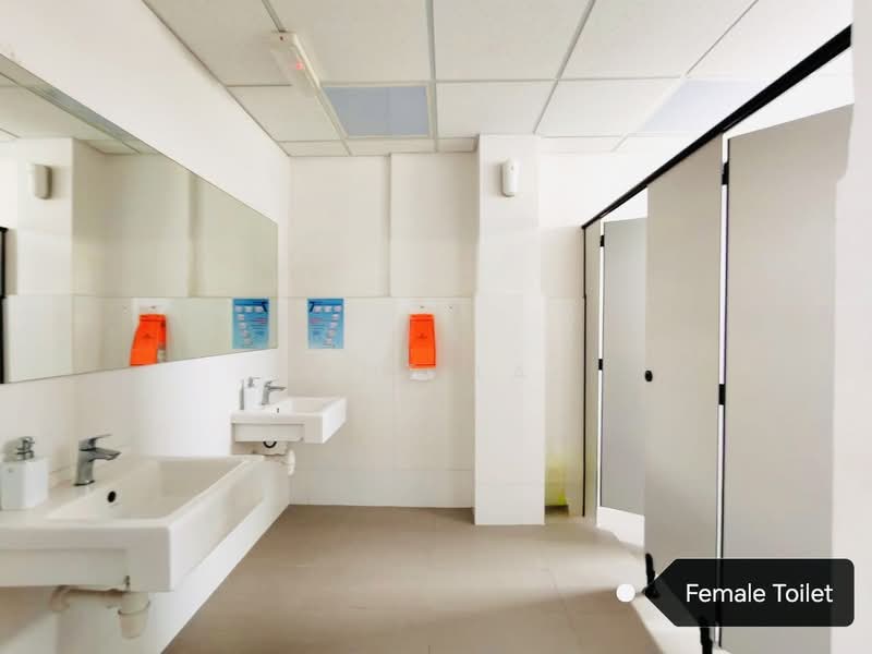 Sungai Pinang. 2nd floor office with lift. Whole floor for rent. untuk Untuk Disewa - RM 15,000 /bulan, Mac 2026 - Bathroom - PropertyGuru.com.my