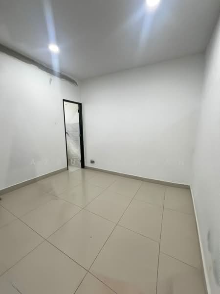1-storey Terraced House for Sale in Taman Sikamat Indah (Sikamat) - Azrul Othman - Interior - PropertyGuru.com.my