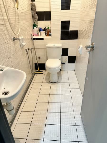 The Sky Executive Suites untuk Untuk Disewa - RM 3,500 /bulan, Mac 2026 - Bathroom - PropertyGuru.com.my