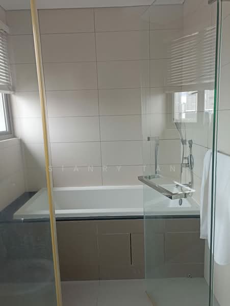 Condominium for Sale at KM1 East - Sianry Tan - Bathroom - PropertyGuru.com.my