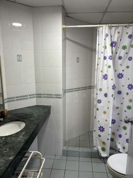 Pantai Panorama Condominiums untuk Untuk Disewa - RM 2,000 /bulan, Mac 2026 - Bathroom - PropertyGuru.com.my