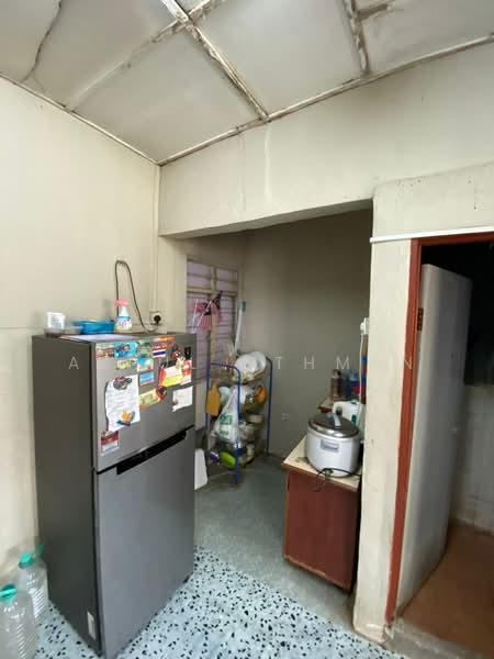 Taman Sri Mawar untuk Untuk Dijual - RM 230,000, Mac 2026 - Kitchen - PropertyGuru.com.my