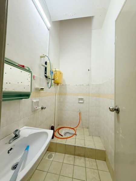 Rumah Teres 1 Tingkat untuk Dijual di Iskandar Puteri (Nusajaya) (Johor) - Lesley Tan - Bathroom - PropertyGuru.com.my