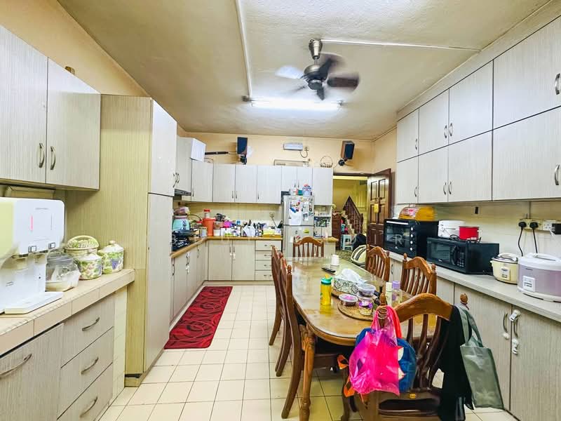 2.5-storey Terraced House for Sale in Taman Tun Dr Ismail (Kuala Lumpur) - Abdul Qadir - Kitchen - PropertyGuru.com.my