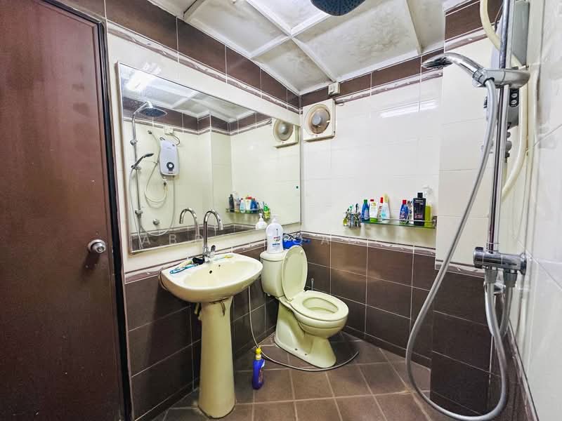 2.5-storey Terraced House for Sale in Taman Tun Dr Ismail (Kuala Lumpur) - Abdul Qadir - Bathroom - PropertyGuru.com.my