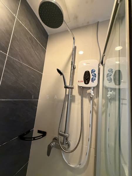 Bay Point @ Country Garden Danga Bay untuk Untuk Disewa - RM 2,000 /bulan, Mac 2026 - Bathroom - PropertyGuru.com.my