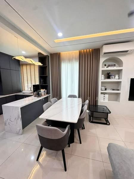 Lake Point Residence untuk Untuk Disewa - RM 6,500 /bulan, Mac 2026 - Dining Room - PropertyGuru.com.my