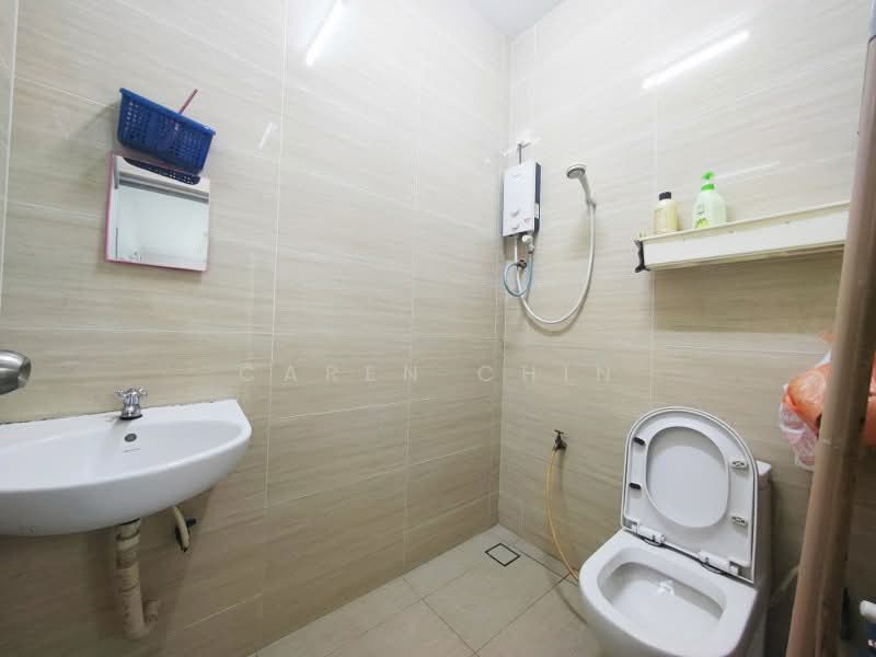 Taman Desa Jaya untuk Untuk Disewa - RM 1,900 /bulan, Mac 2026 - Bathroom - PropertyGuru.com.my