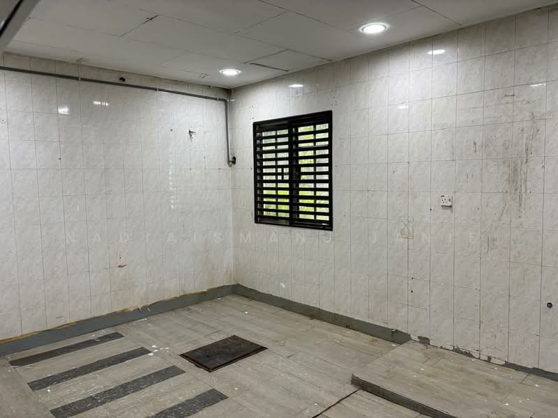 Taman Ukay Heights untuk Untuk Dijual - RM 1,500,000, Mac 2026 - Dry kitchen  - PropertyGuru.com.my