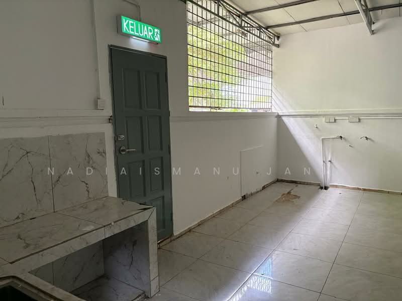 Taman Ukay Heights untuk Untuk Dijual - RM 1,500,000, Mac 2026 - Wet kitchen & utility area - PropertyGuru.com.my