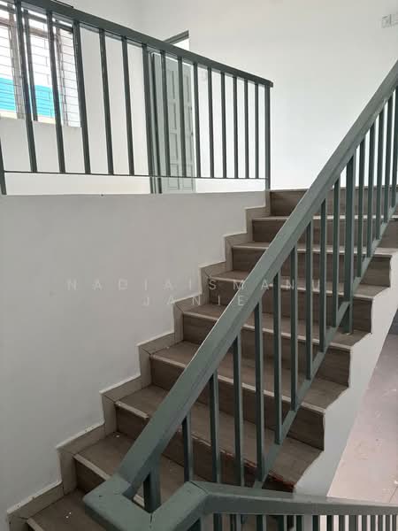 Taman Ukay Heights untuk Untuk Dijual - RM 1,500,000, Mac 2026 - Stairs - PropertyGuru.com.my