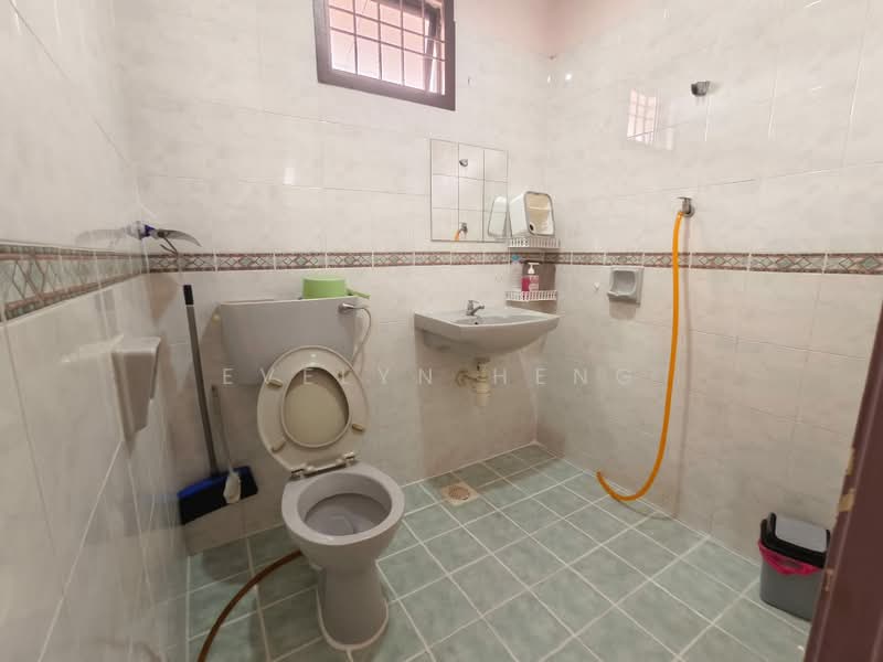 2-storey Terraced House for Sale in Taman Desa Tebrau (Tebrau) - Evelyn Heng - Bathroom - PropertyGuru.com.my