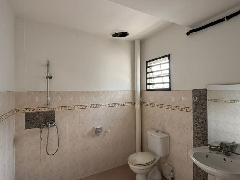 2-storey Terraced House for Sale in Taman Putri (Kulai) - Sharon Wong Shu Shien - Bathroom - PropertyGuru.com.my