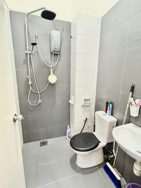 2-storey Terraced House for Sale in Bandar Seri Alam (Masai) - Ilsa Chin - Bathroom - PropertyGuru.com.my