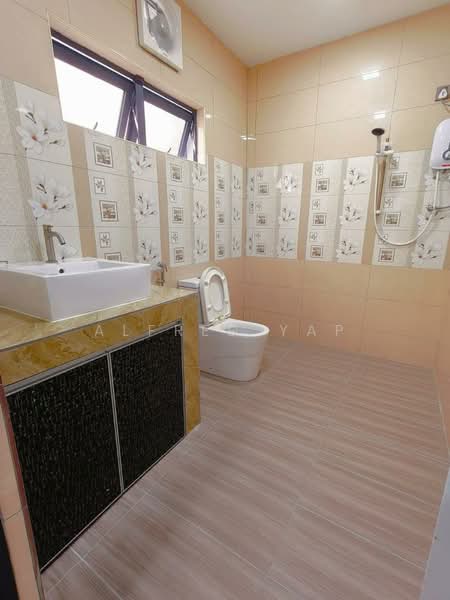 Semi-Detached House for Sale in Subang Jaya (Selangor) - Alfred Yap - Bathroom - PropertyGuru.com.my